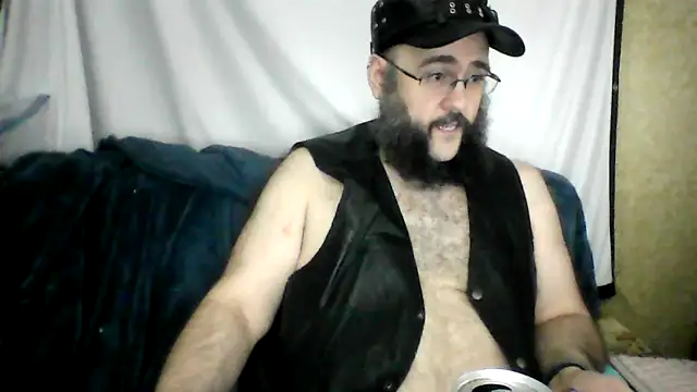 BriTheTopBear online show from May 1, 2:04 am
