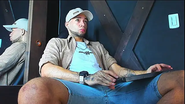 Daniel huge22 online show from April 20, 1:46 pm