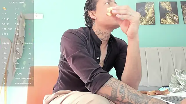 Damian Romanoff online show from May 18, 1:50 pm