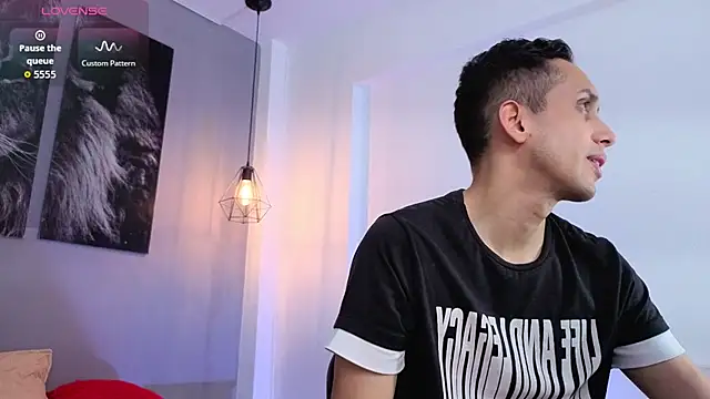 Zack isback online show from May 25, 7:31 pm