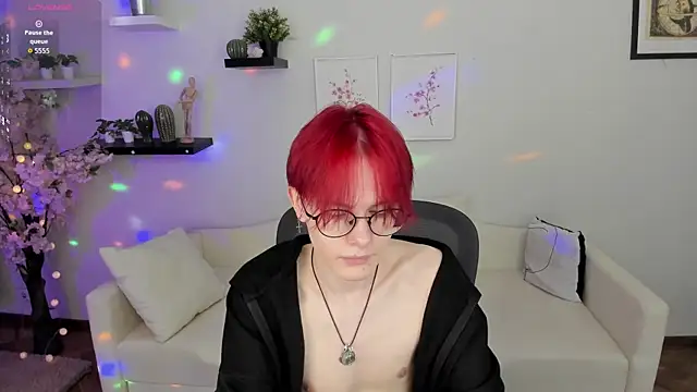 Liam Blair online show from May 2, 5:32 am