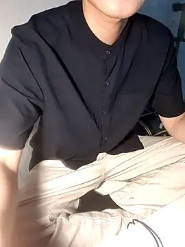 Louis Caoxxx online show from May 9, 4:57 am