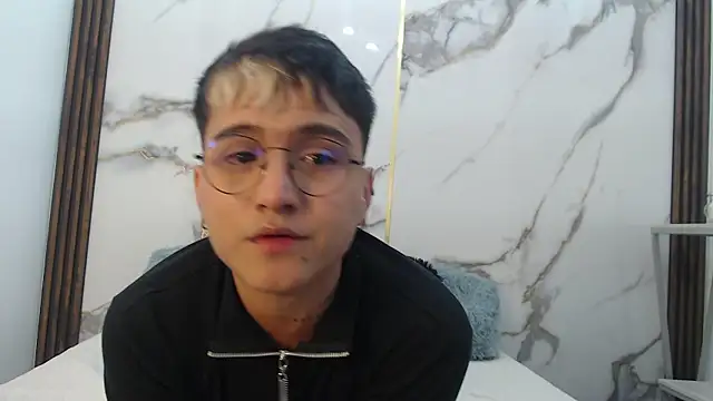 IanStorm online show from April 21, 11:38 am