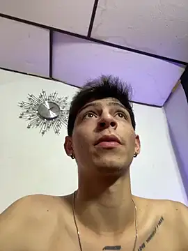  IanLark online show from May 9, 1:28 am
