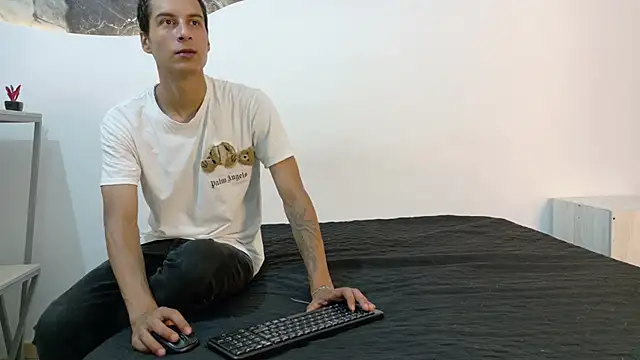 cameronsilverman online show from June 8, 8:10 pm