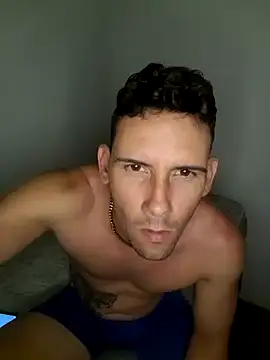 Leandro flores92 online show from May 5, 2:35 am