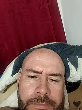 AndresvargasQ123 online show from July 2, 4:51 am