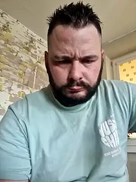 AUUUMrrrr online show from May 9, 3:24 pm
