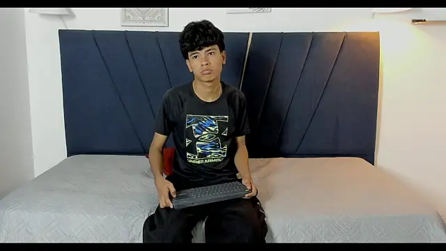 jacob cum23 online show from July 8, 9:30 pm