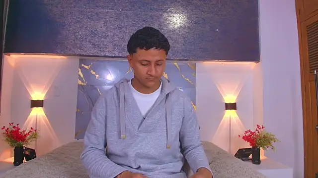Thiago Nova online show from June 23, 3:22 am