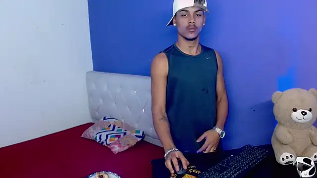 Angel foxc13 online show from July 8, 3:21 am
