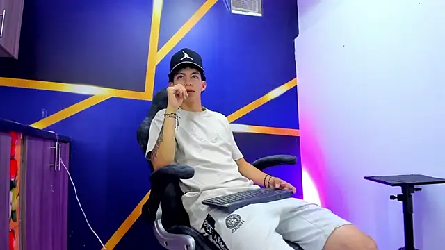 maxi castro online show from June 9, 5:53 am