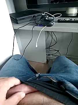 Stringmanbuiten online show from June 13, 12:03 pm