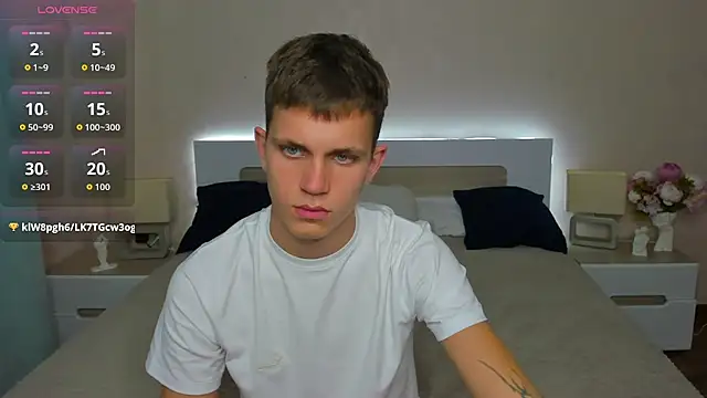 m0neyken online show from July 26, 3:36 am
