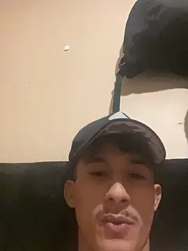 AgiotaDiGuerra online show from July 6, 10:54 pm