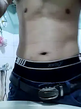 huynhji988 online show from July 8, 11:36 am