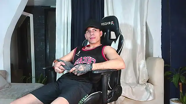 Dereek hott online show from July 23, 7:49 am