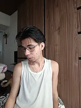 Nicolas moon online show from August 4, 6:12 pm