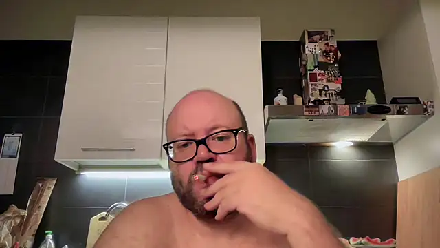 theitalianbear online show from July 16, 2:40 am