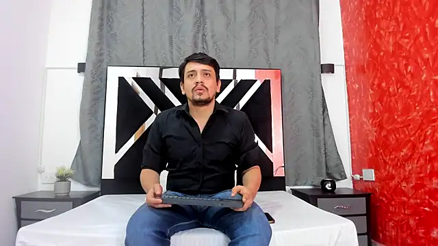 MikeBayers69 online show from July 29, 12:15 pm