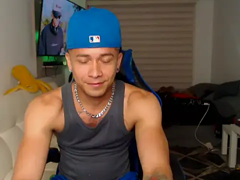 dilan18xxx online show from August 5, 4:17 am