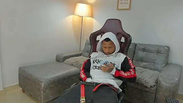 supreme badboy2 online show from August 7, 4:13 pm