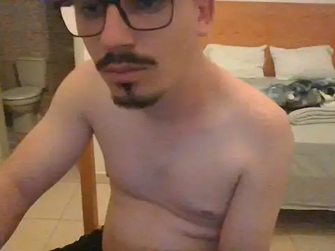 Pablopy00 online show from August 4, 9:30 pm