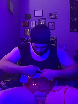 bottomboy696979 online show from May 15, 7:05 am