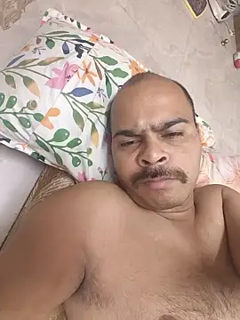 Vickyrajput009 online show from May 21, 9:19 pm