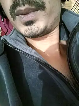 dreamtoungelick69 online show from April 7, 9:04 pm