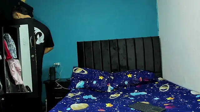 VincentSavage online show from June 4, 7:09 pm