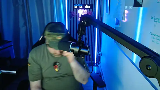 DerPornoPete online show from July 12, 12:12 am