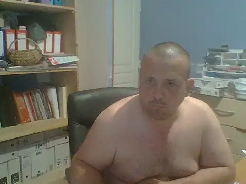 manubm03 online show from May 24, 7:36 am