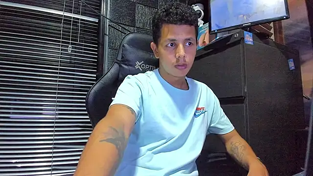 boy bigcock24cm online show from June 25, 11:19 pm