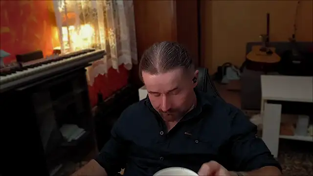 Mosiadz1975 online show from January 31, 11:03 pm
