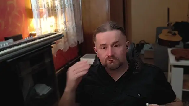 Mosiadz1975 online show from February 15, 8:56 pm