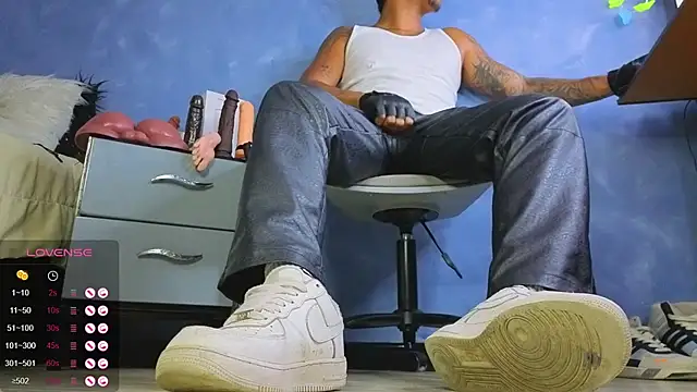 TomLover 12 online show from June 2, 2:56 am