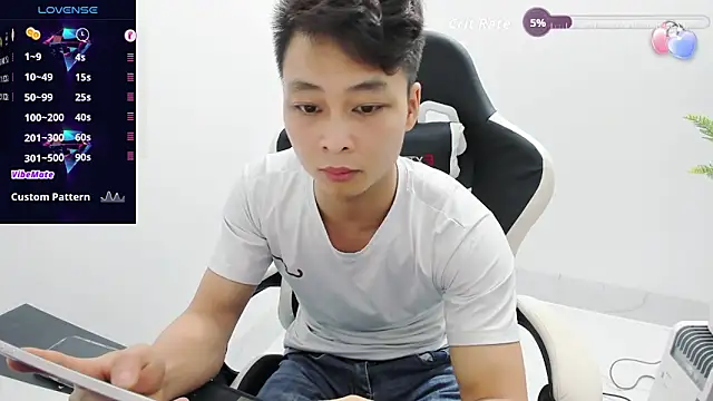 Naughty--asian online show from March 3, 7:16 am