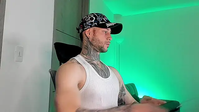  jamesleandros1 online show from June 5, 3:00 am