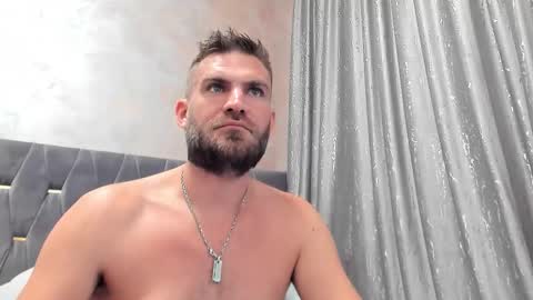 10in_deluxe online show from December 4, 7:15 am