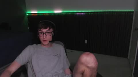 19yrboyhot online show from October 21, 12:25 am