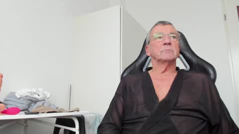 Henk online show from December 10, 2:17 pm