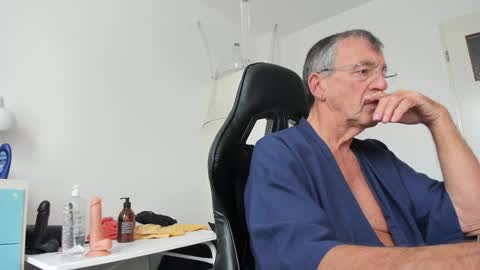 Henk online show from October 12, 11:15 am