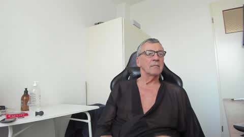 Henk online show from March 8, 4:05 pm