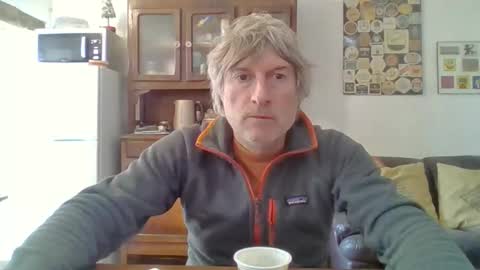 22esserre online show from November 27, 1:04 pm