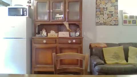 22esserre online show from April 10, 12:01 pm