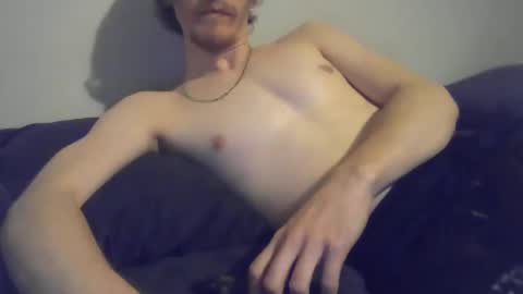 Snapshot of 2big2hype chatting on February 20, 3:01 am cheif online show from February 20, 3:01 am