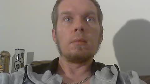 2small4you83 online show from December 18, 11:24 am