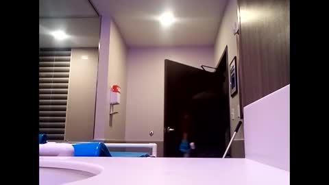 Str8 Edge online show from April 5, 1:40 pm