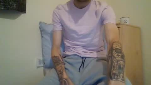 420feetloverr420 online show from September 26, 11:35 pm